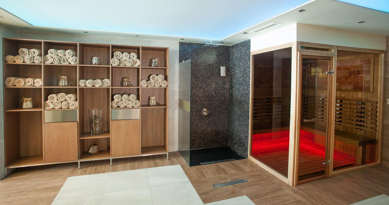 Amira Boutique Hotel 班斯科 外观 照片 A shower and a sauna