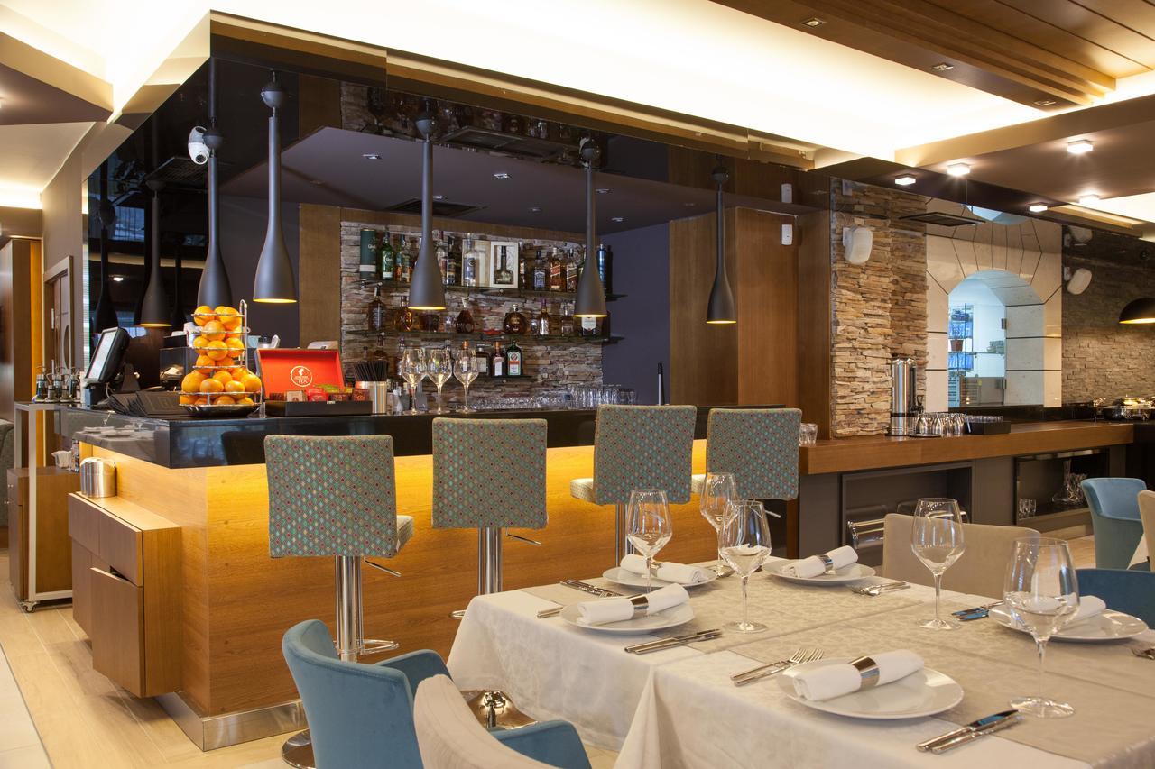 Amira Boutique Hotel 班斯科 外观 照片 The bar at the restaurant